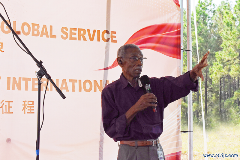 普雷里维尤市市长Ronald Leverett